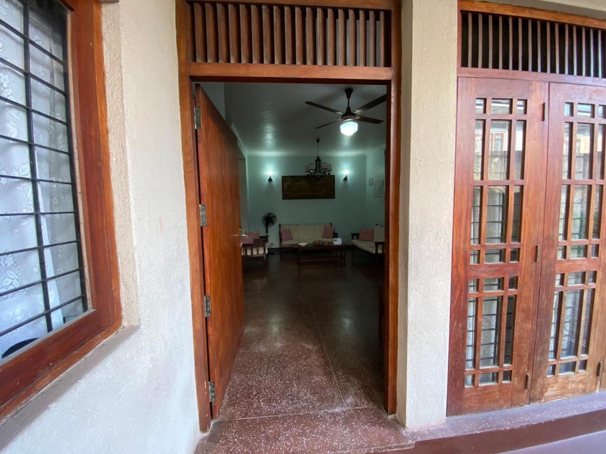 Bed and Breakfast Oasis Colombo Exterior foto
