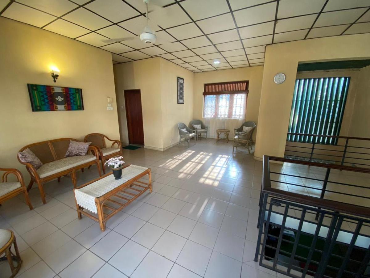 Bed and Breakfast Oasis Colombo Exterior foto